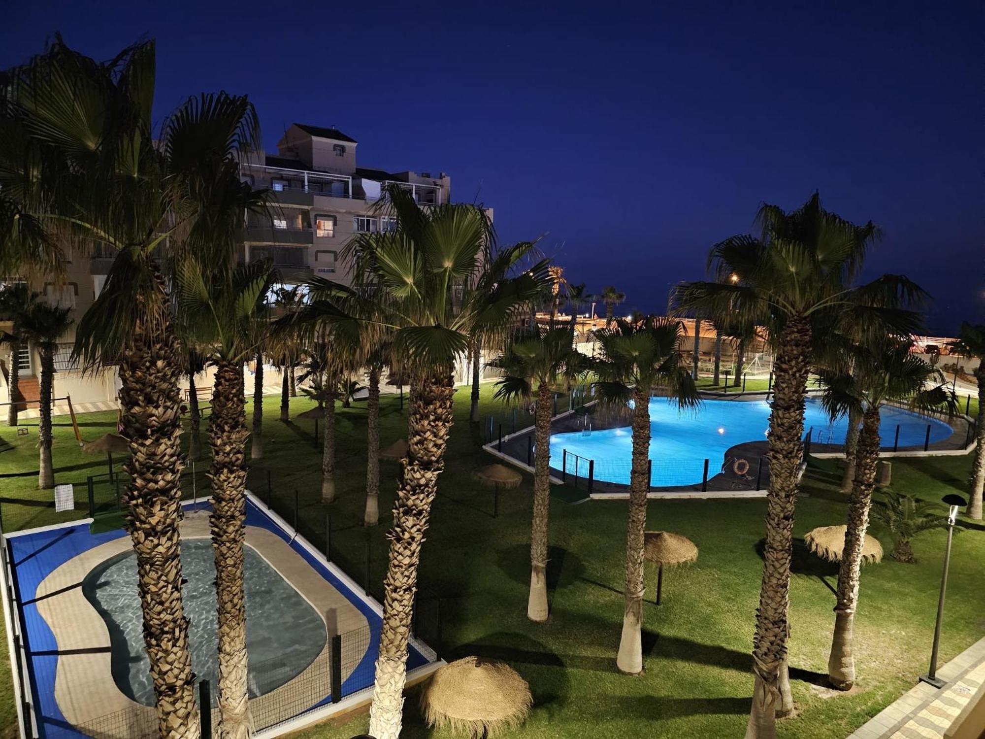 Piso Costa De Almeria Retamar  Eksteriør billede